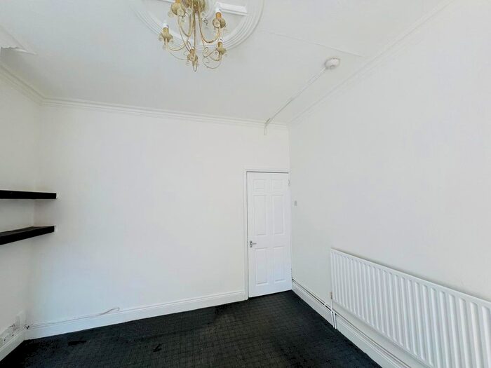 4 Bedroom Terraced House To Rent In Shaftesbury Avenue, Leicester, LE4