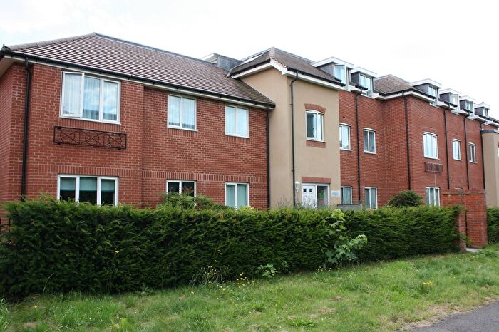 1 Bedroom Flat To Rent In Dudley Place, Stanwell, Staines, TW19
