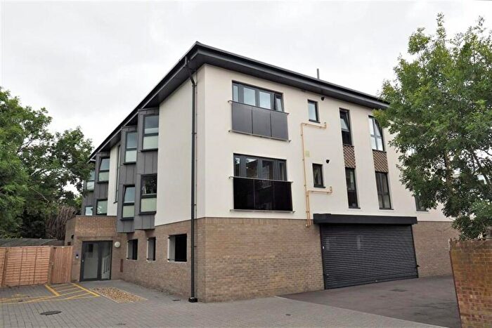 1 Bedroom Apartment To Rent In Lesley Court, High Road, Loughton, IG10