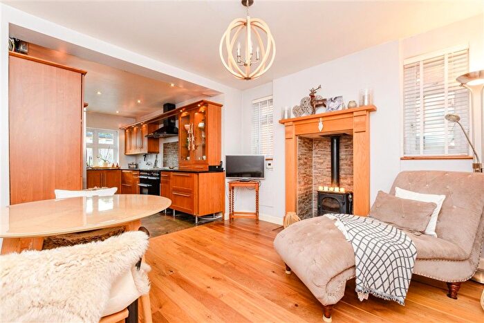 5 Bedroom Detached House For Sale In Chalk Road, Higham, Rochester, Kent, ME3