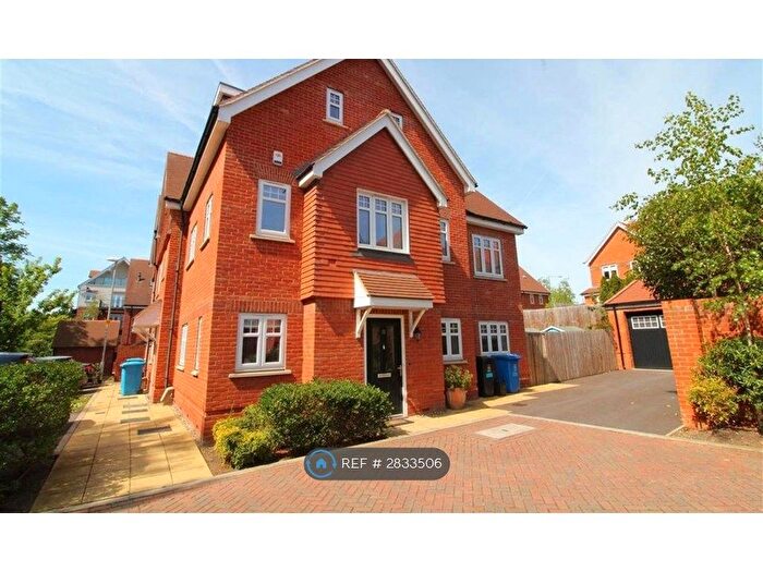 3 Bedroom Terraced House To Rent In Bhamra Gardens, Maidenhead, SL6