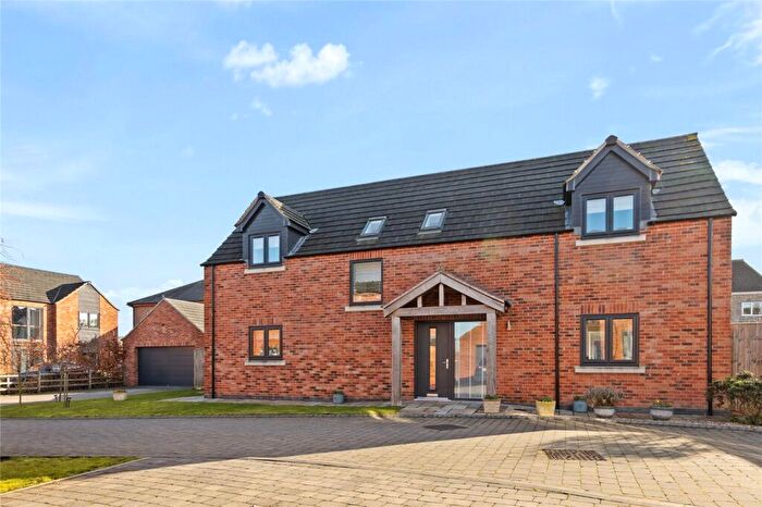 4 Bedroom Detached House For Sale In Lapstone Close, Nettleton, LN7