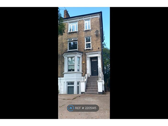 2 Bedroom Flat To Rent In Grosvenor Road, London, E11