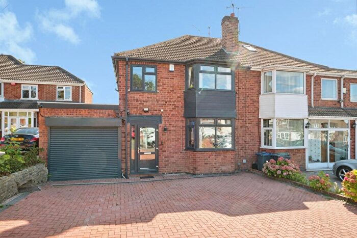 3 Bedroom Semi-Detached House For Sale In Medcroft Avenue, Birmingham, B20