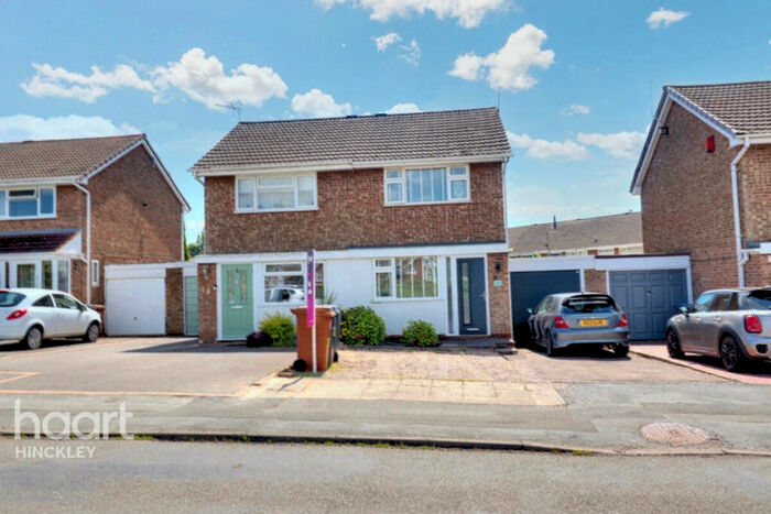 2 Bedroom Semi-Detached House For Sale In Stoneygate Drive, Hinckley, LE10
