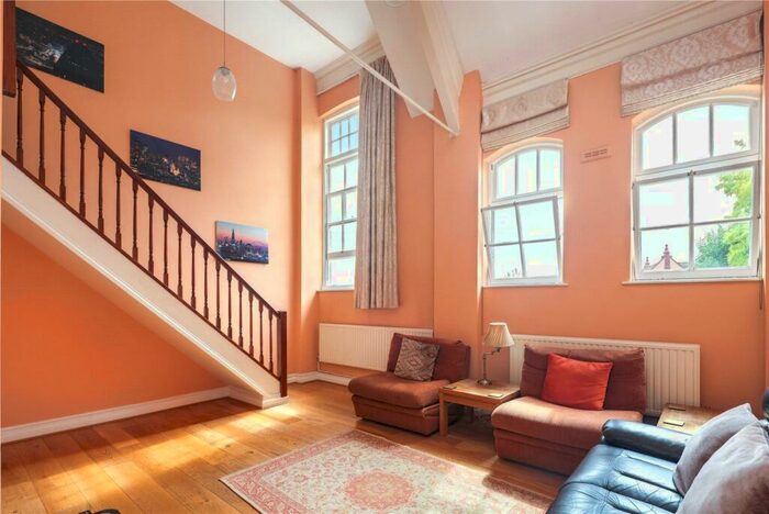 3 Bedroom Flat To Rent In Schoolbell Mews, Bow, London, E3