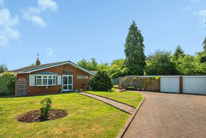 3 Bedroom Bungalow For Sale In Highgate Close, Kidderminster, Worcestershire, DY11