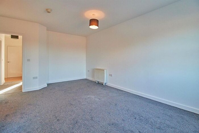 2 Bedroom Flat For Sale In Underwood Court, Glenfield, Leicester, LE3
