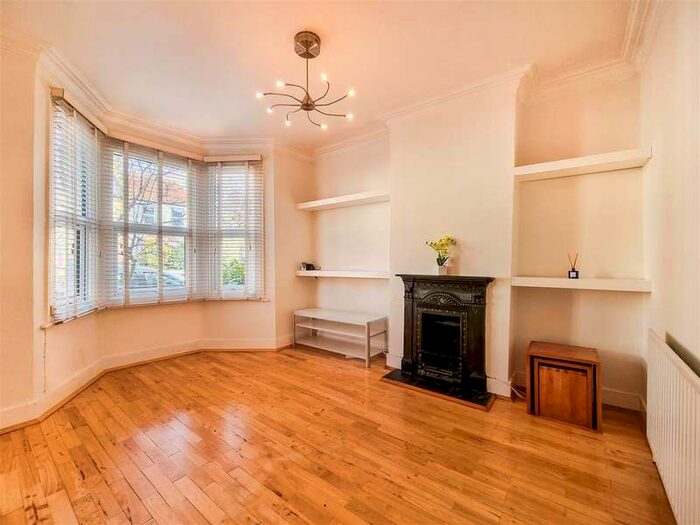 1 Bedroom Flat To Rent In Dryden Road, London, SW19