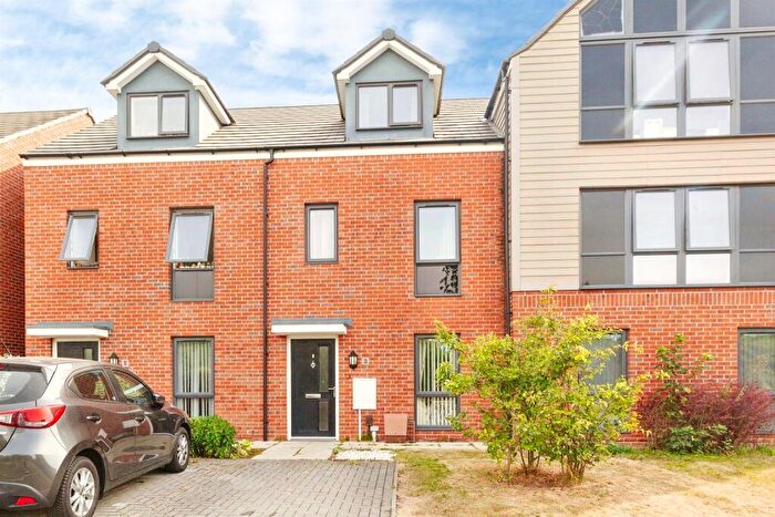 3 Bedroom Terraced House For Sale In Maris Lane, Leicester, LE2
