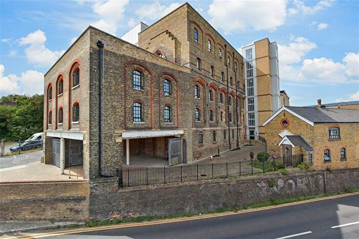 2 Bedroom Flat For Sale In Millers Hill, Ramsgate, Kent, CT11