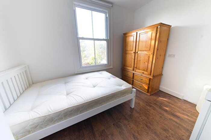 Studio To Rent In Bonner Road, London, E2