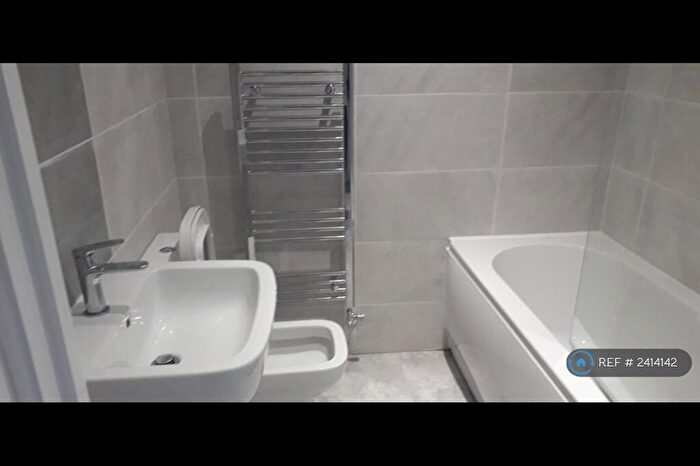 2 Bedroom End Of Terrace House To Rent In Lynton Avenue, Hull, HU5