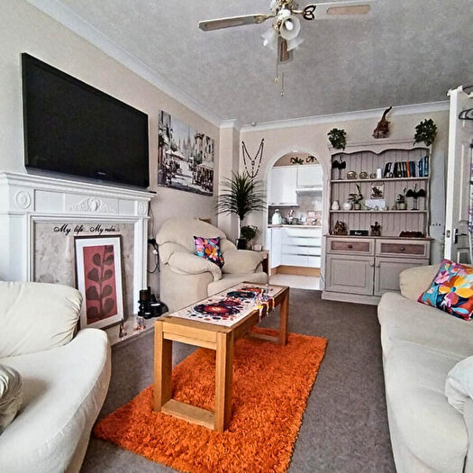 1 Bedroom Flat For Sale In Tebbit Close, Bracknell, RG12