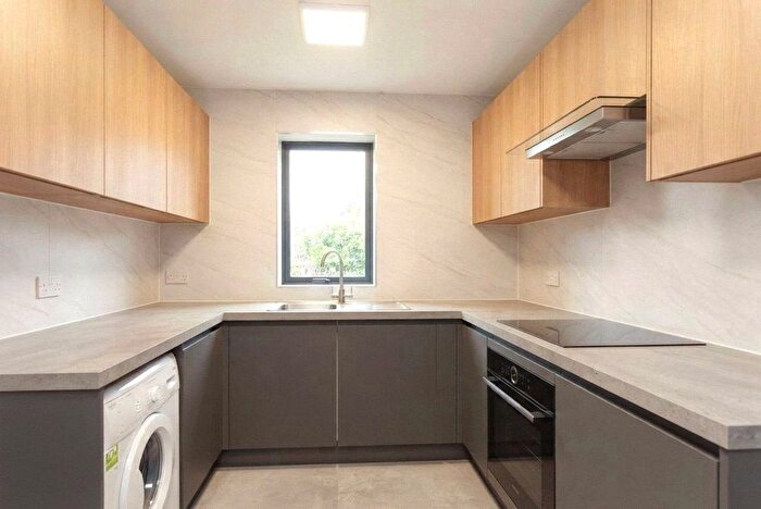 3 Bedroom Semi Detached House To Rent In Meadow Hill, New Malden, KT3