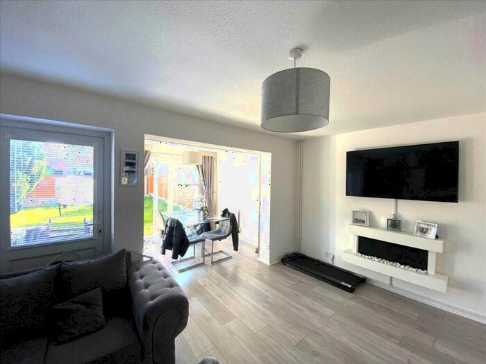 3 Bedroom Semi-Detached House To Rent In Mountdale Gardens, Leigh On Sea, SS9