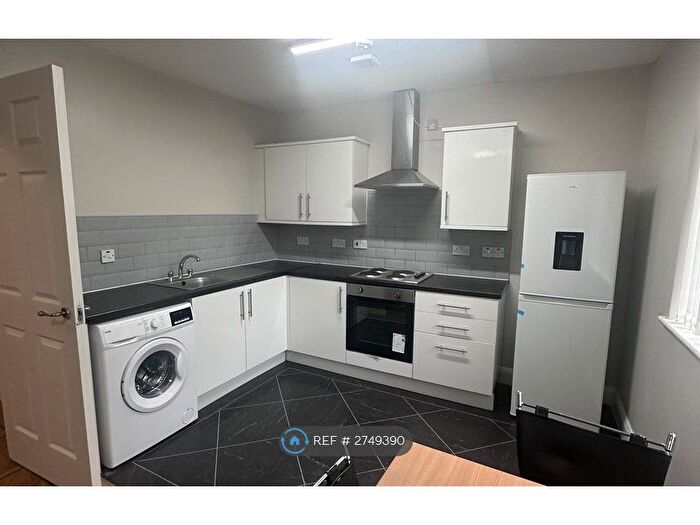 2 Bedroom Flat To Rent In Gladstone Court, Liverpool, L8