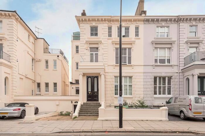 3 Bedroom Flat To Rent In Buckland Crescent, Belsize Park, NW3
