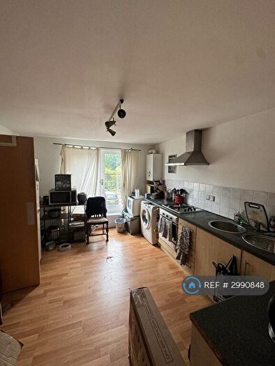 1 Bedroom Flat To Rent In Woodland Lane, Leeds, LS7