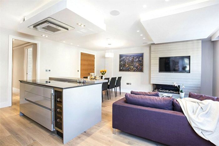 3 Bedroom Flat To Rent In Lords Court, Chancellors Street, W6