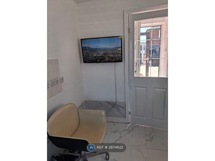 Studio To Rent In Tartan St, Manchester, M11