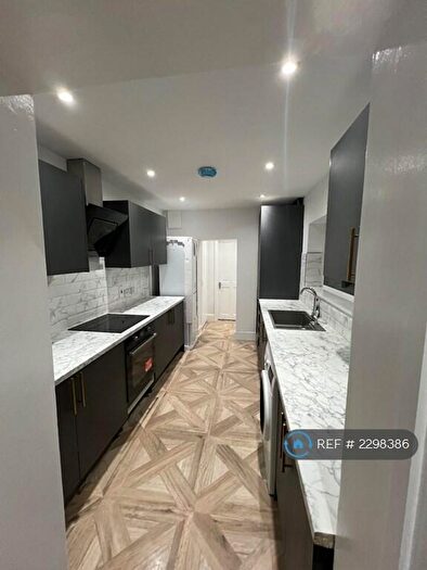 3 Bedroom Terraced House To Rent In Chester Road, Canning Town, E16