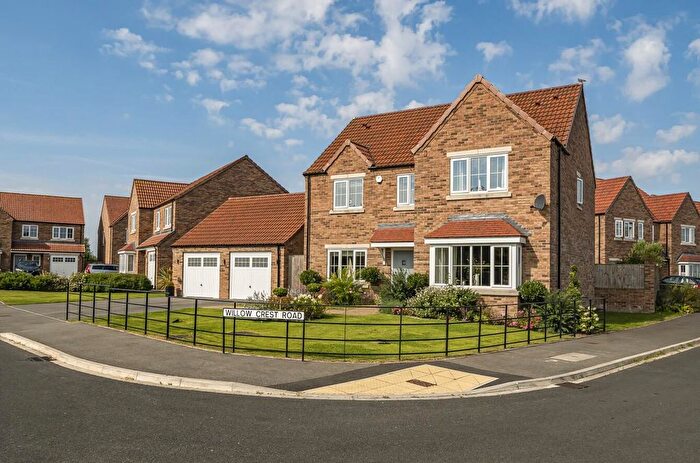 5 Bedroom Detached House For Sale In Willow Crest Road, Cawood, Selby, YO8