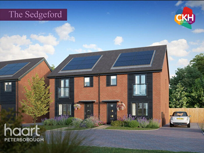 3 Bedroom Semi-Detached House For Sale In Duncliffe Mews, Peterborough, PE7