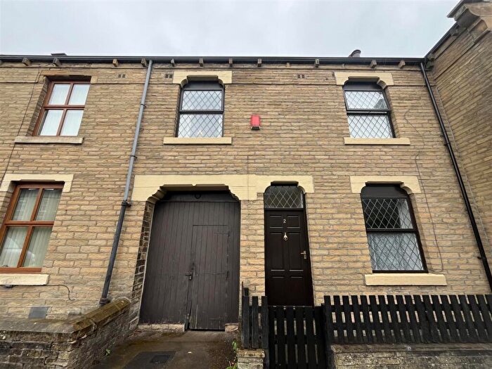 3 Bedroom Terraced House For Sale In Park Terrace, Low Moor, Bradford, BD12