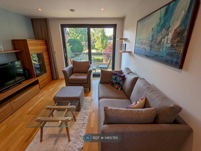 2 Bedroom Flat To Rent In Portland House, London, SW15