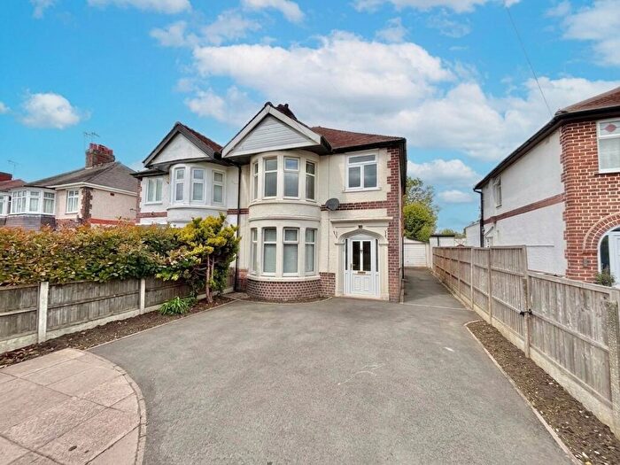 3 Bedroom House To Rent In The Long Shoot, Nuneaton, CV11