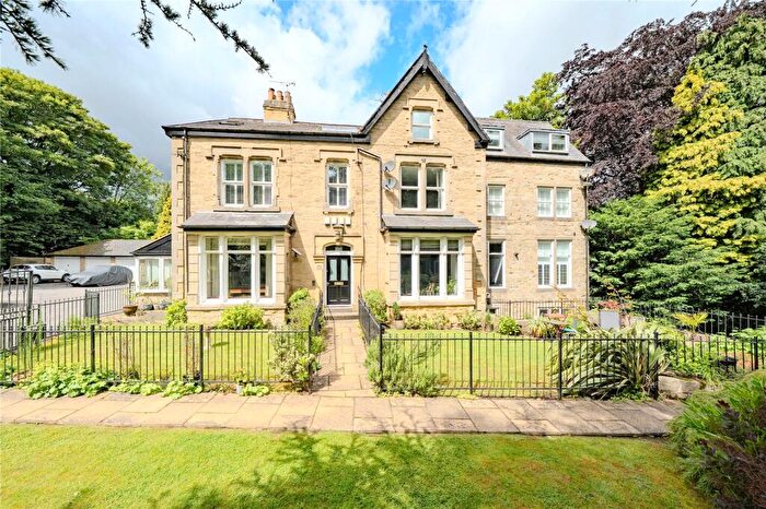 2 Bedroom Apartment For Sale In Old Park Court, Old Park Road, Roundhay, Leeds, LS8