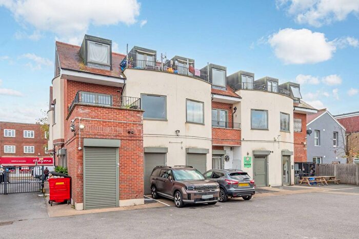 2 Bedroom Flat For Sale In Ealing Road, Wembley, HA0