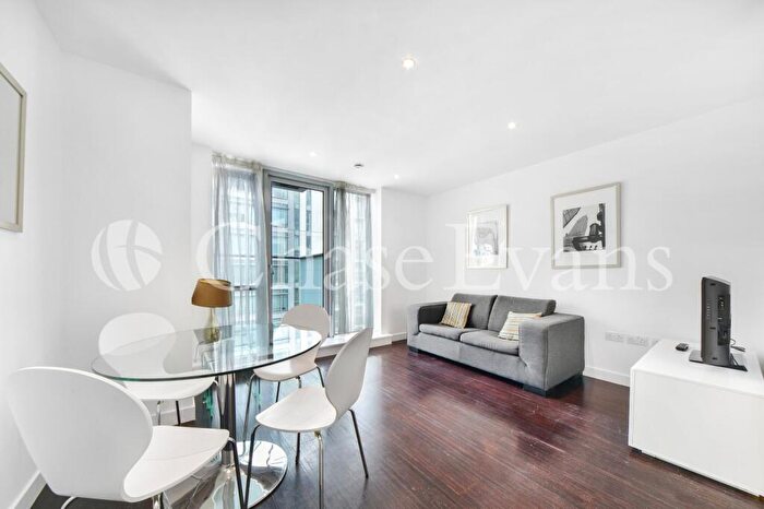 1 Bedroom Flat For Sale In East Tower, Pan Peninsula Square, Canary Wharf, London, E14
