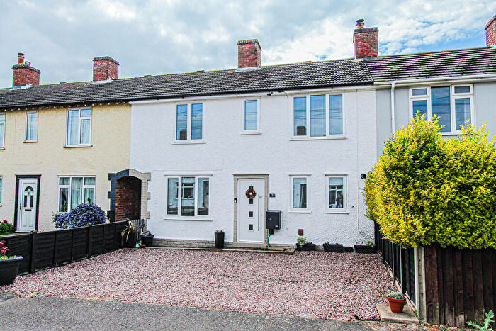 3 Bedroom Terraced House For Sale In West Avenue, Burton Latimer, NN15
