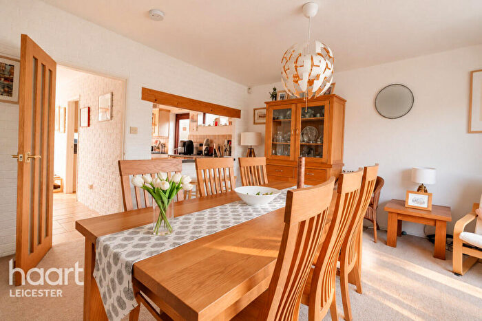 4 Bedroom Detached House For Sale In Linden Drive, Leicester, LE5