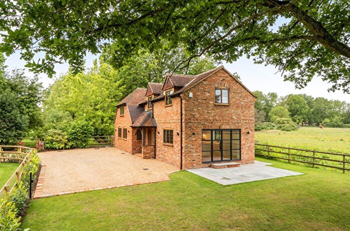 3 Bedroom Detached House For Sale In Blagrove Lane, Wokingham, Berkshire, RG41