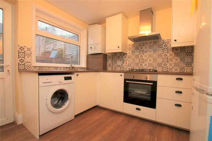 2 Bedroom Terraced House To Rent In Pell Street, Reading, Berkshire, RG1