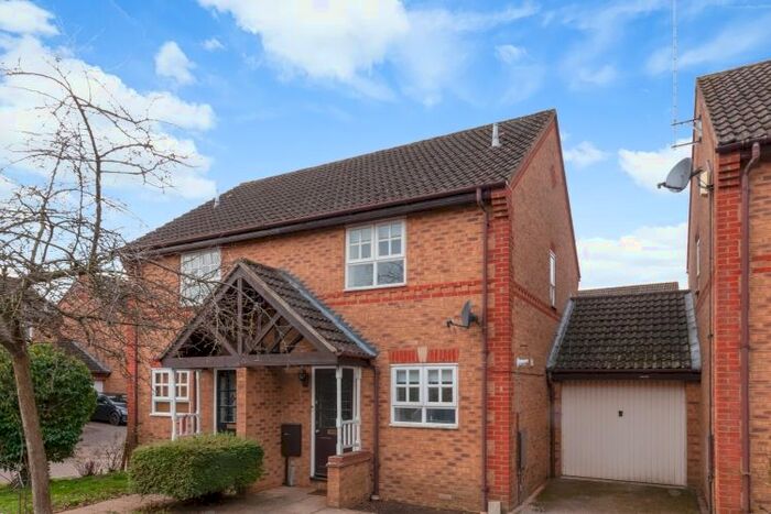 2 Bedroom Semi-Detached House To Rent In Coopers Gate, Banbury, OX16
