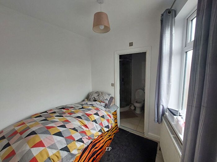 3 Bedroom Terraced House To Rent In Stroud Road, Leicester, LE5