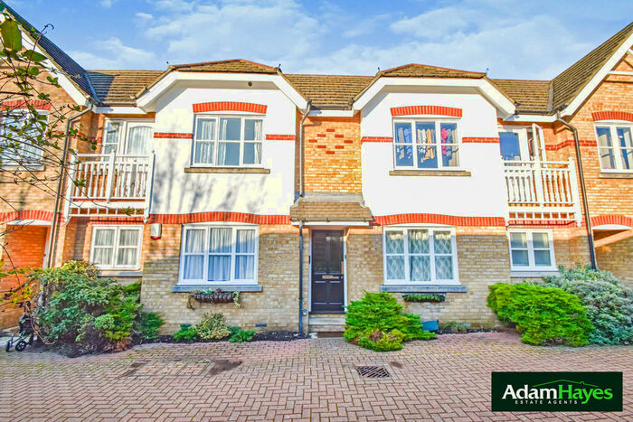 2 Bedroom Apartment To Rent In Whittington Mews, North Finchley, N12