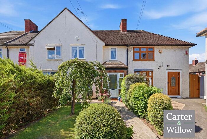 3 Bedroom Terraced House For Sale In Bromhall Road, Dagenham, RM8