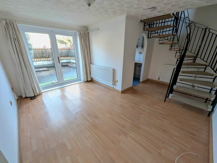 1 Bedroom Detached House To Rent In St. Brides Gardens, Newport, NP20