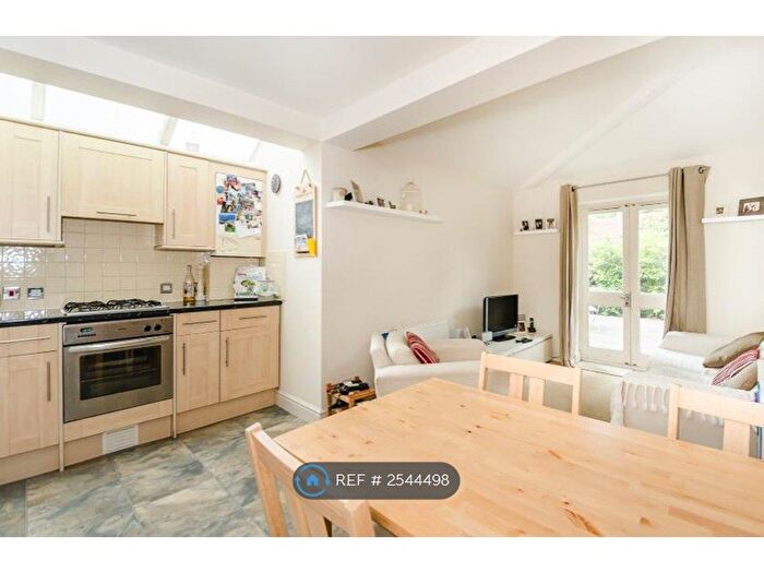 1 Bedroom Flat To Rent In Arlington Road, Surbiton, KT6