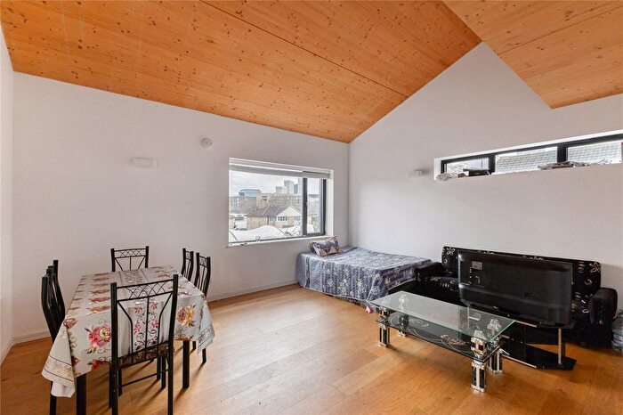 3 Bedroom Flat To Rent In Chobham Road, London, E15