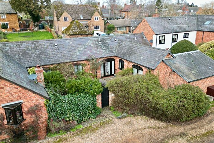 2 Bedroom Cottage For Sale In Hamilton Lane, Great Brington, NN7