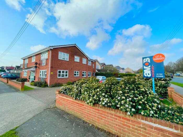 2 Bedroom Flat To Rent In London Road, Benfleet, SS7