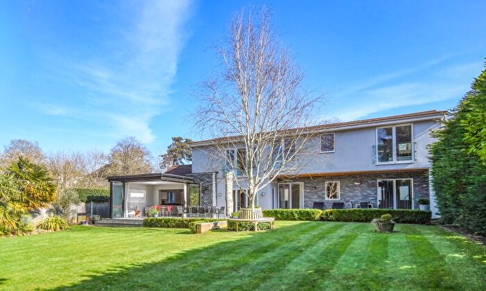 6 Bedroom Detached House For Sale In Roundwood Avenue, Hutton, Brentwood, Essex, CM13