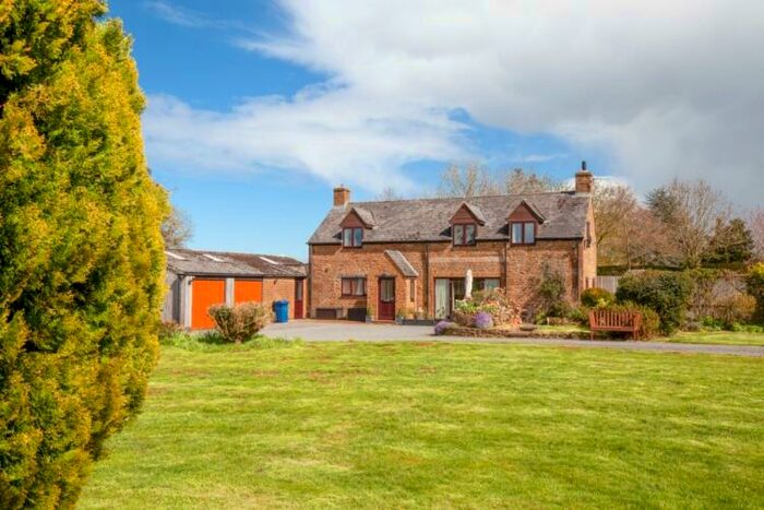 3 Bedroom Barn To Rent In Whichford Road, Hook Norton, OX15