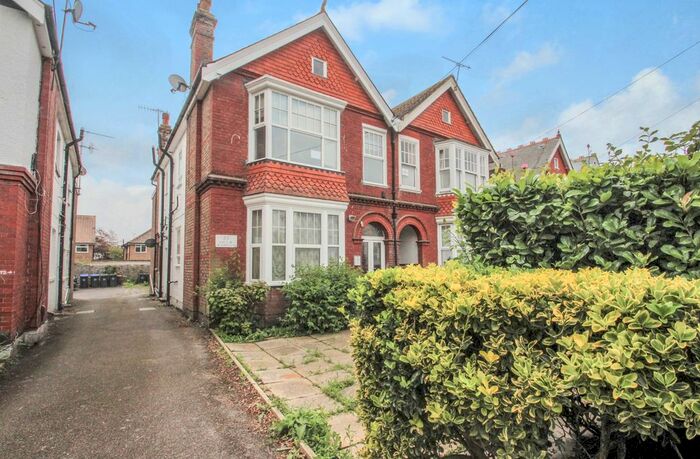 1 Bedroom Flat To Rent In St. Michaels Road, Worthing, BN11